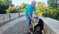 Antalya'da tarihi köprü, mangal ateşiyle zarar gördü