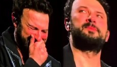 Tarkan sahnede hüngür hüngür ağladı