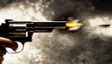 Tartıştığı eşini tabancayla ateş edip öldürdü