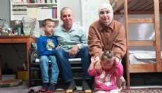 Tatar ailenin engelli 2 çocuğu, 3 yıldır okula gidemiyor
