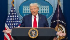 Trump'dan Netanyahu'ya, 'Petrom tesislerini vurma'