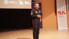 Türkiye'nin ilk astronotu Gezeravcı, Antalya'da üniversitelilerle buluştu