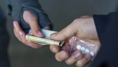 Ünlü isimlere uyuşturucu operasyonu