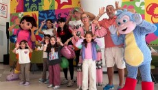 Ünlü oyunculardan Antalya tatili