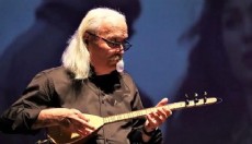 Ünlü sanatçı Cahit Berkay, kaza geçirdi