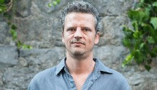 Ünlü yönetmene silahlı saldırı