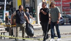Unutulan çantadan kıyafet çıktı
