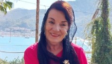 Usta oyuncu Nevin Efe hayatını kaybetti