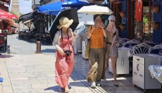 Uzak Doğulu turistlerden Antalya'da ‘sıcak’ önlemi