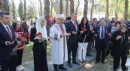 Vali Bilgihan ve protokol üyeleri şehitliği ziyaret etti