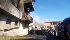 Yangında 3 ev kullanılamaz hale geldi