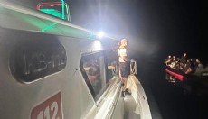Yardım talep eden 32 kaçak göçmen kurtarıldı