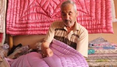 Yarım asırlık yorgancı, mesleğini yaşatmaya çalışıyor