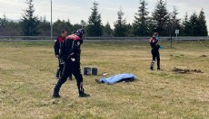 Yol kenarında erkek cesedi bulundu