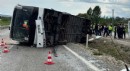 Yolcu otobüsü devrildi: 14 yaralı