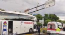 Yolcu otobüsü otomobile çarptı: 30 yaralı