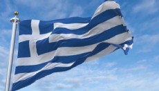 Yunanistan'da orman yangını fabrikalara sıçradı