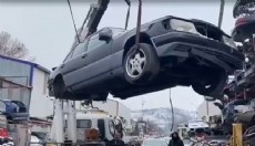 Yurt dışından gelen araçları söken hurdacılara operasyon; 2 gözaltı