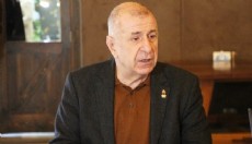 Zafer Partisi Genel Başkanı Ümit Özdağ hakim karşısında