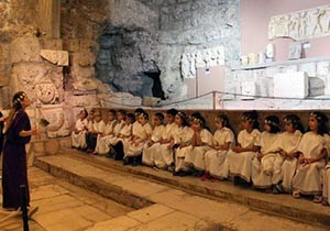 Side Müzesi'ndeki eserlere tiyatral tanıtım