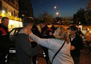 İranlı turist kaza yapan oğlunu defalarca tokatladı