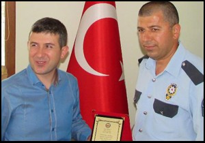 Kaş'ta trafikte yılın en iyilerine plaket