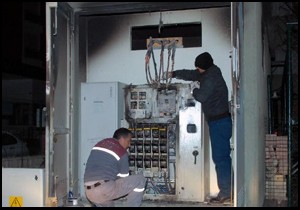 Site sakinlerinin soğukta trafo isyanı