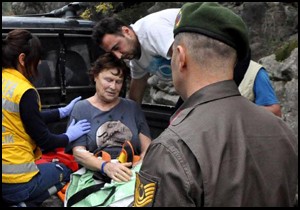 Yaralı turisti jandarma ve 112 kurtardı