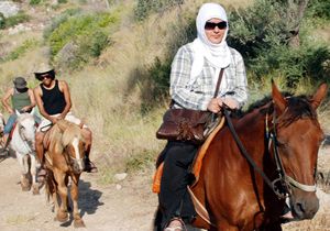 Turistlerin yeni tutkusu: At safari