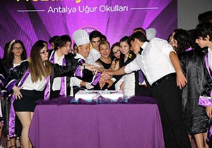Uğur Okulları'nda mezuniyet töreni