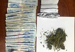 Çalıntı motosikletle uyuşturucu servisi