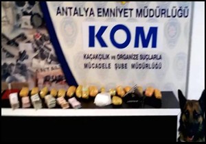Lüks otomobille uyuşturucu ticareti