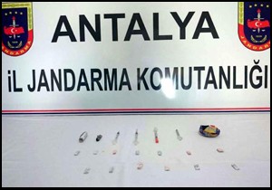 Jandarma uyuşturucu tacirlerine göz açtırmıyor