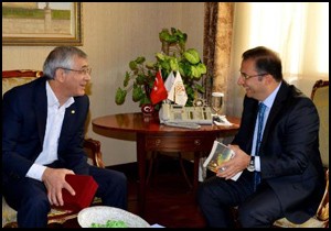 Rektör Hamlet İsahanlı Vali Türker'i ziyaret etti