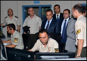 Vali Türker, 112 Acil Çağrı Merkezi'ni gezdi