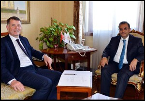 Büyükelçi Moore, Vali Türker'i ziyaret etti