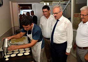 Vali Karaoğlu'ndan esnafa ziyaret