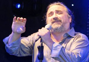 Volkan Konak: Onlar yazar değil yazarkasa