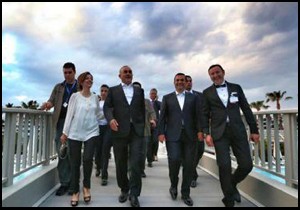 Türk ve Yunan Dışişleri Bakanlarından barış şarkısı