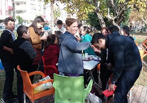 Yaşlıevine sürpriz ziyaret
