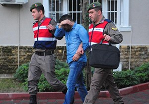 Aranan şüpheli Kemer'de yakalandı