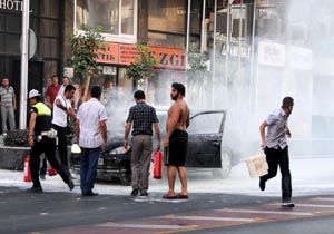 Güllük Caddesi'nde araç yangını