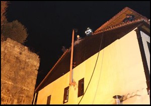 Kaleiçi'nde yangın korkuttu