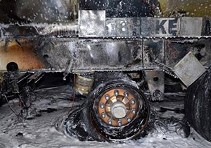 Akseki'de kimyasal yüklü tankerde yangın