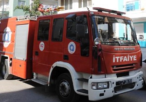 Antalya'da tadilat halindeki binada yangın
