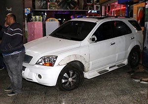Cip birahaneye girdi: 3 yaralı