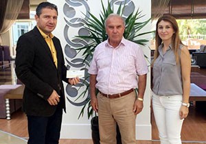 İşadamından Manavgat MYO'ya 50 bin liralık yardım