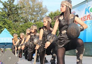 Kemer'de 'Yaza Merhaba Şenliği' düzenlendi