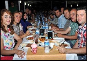 Ataması yapılan kamu personeline veda yemeği