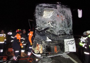 Antalya otobüsü Afyon'da kaza yaptı
